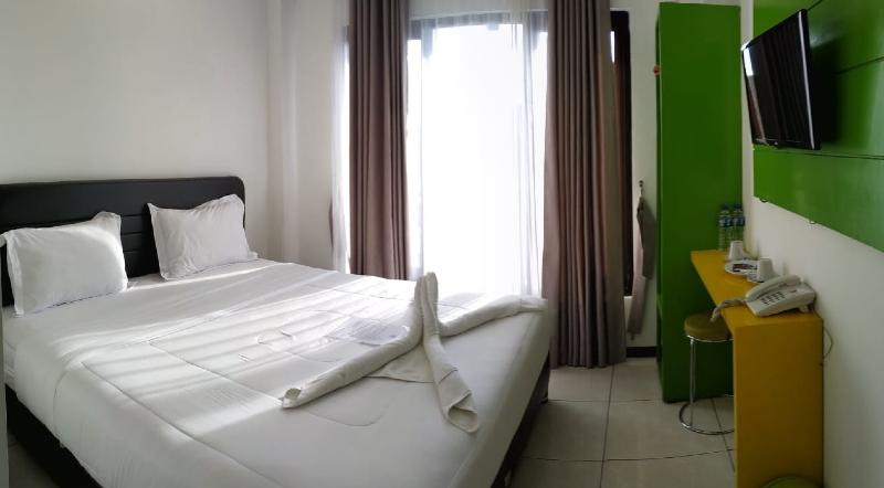 Sky Flores Hotel